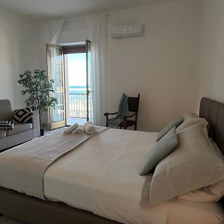 Casa Roberta With Balcony And Sea View Apartment Vieste Bagian luar foto