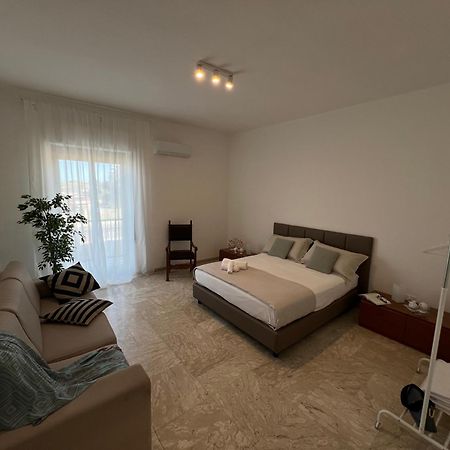Casa Roberta With Balcony And Sea View Apartment Vieste Bagian luar foto