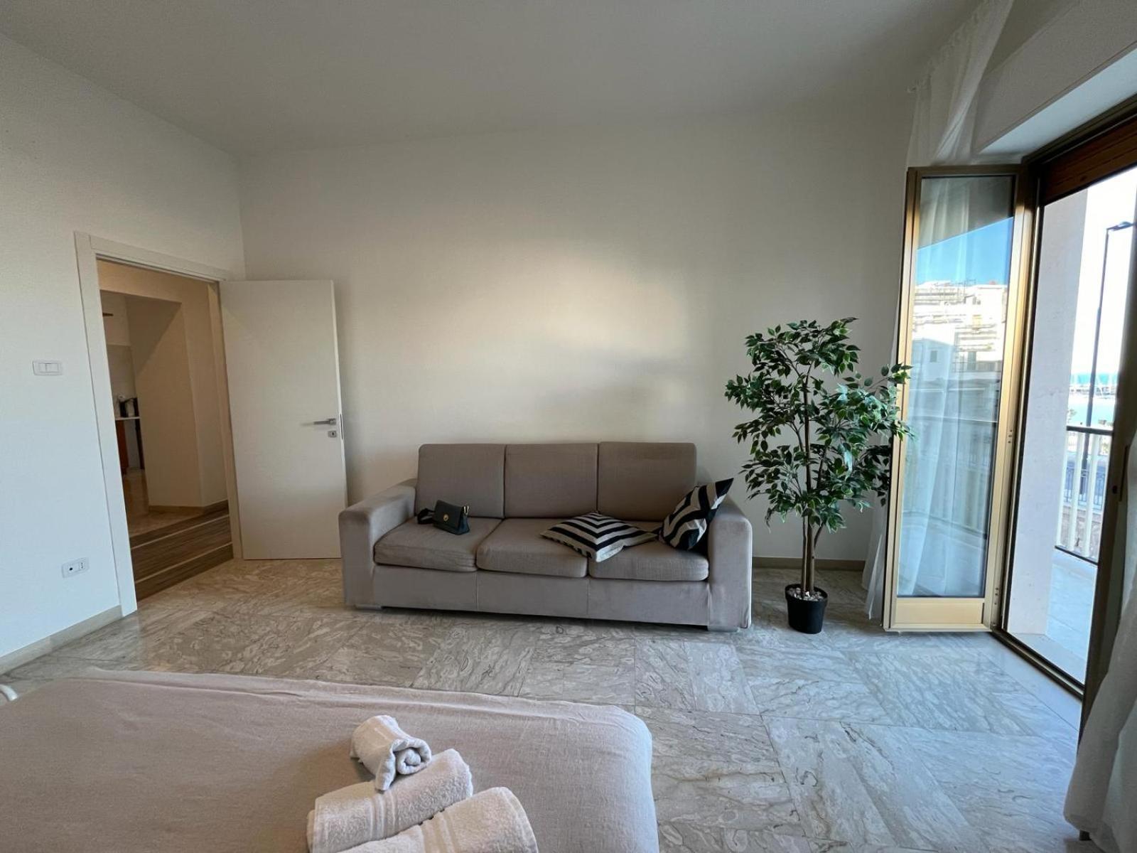 Casa Roberta With Balcony And Sea View Apartment Vieste Bagian luar foto