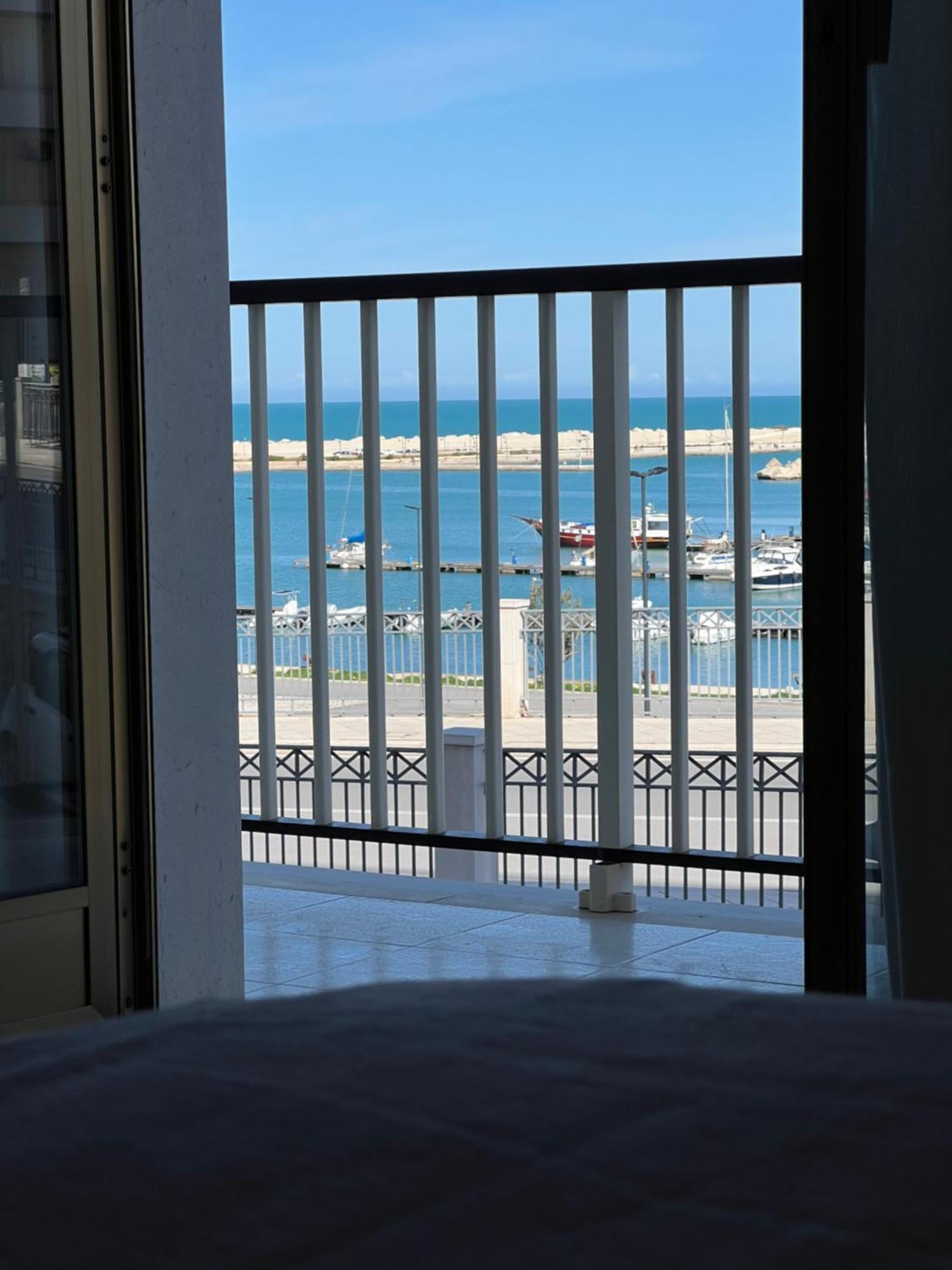 Casa Roberta With Balcony And Sea View Apartment Vieste Bagian luar foto