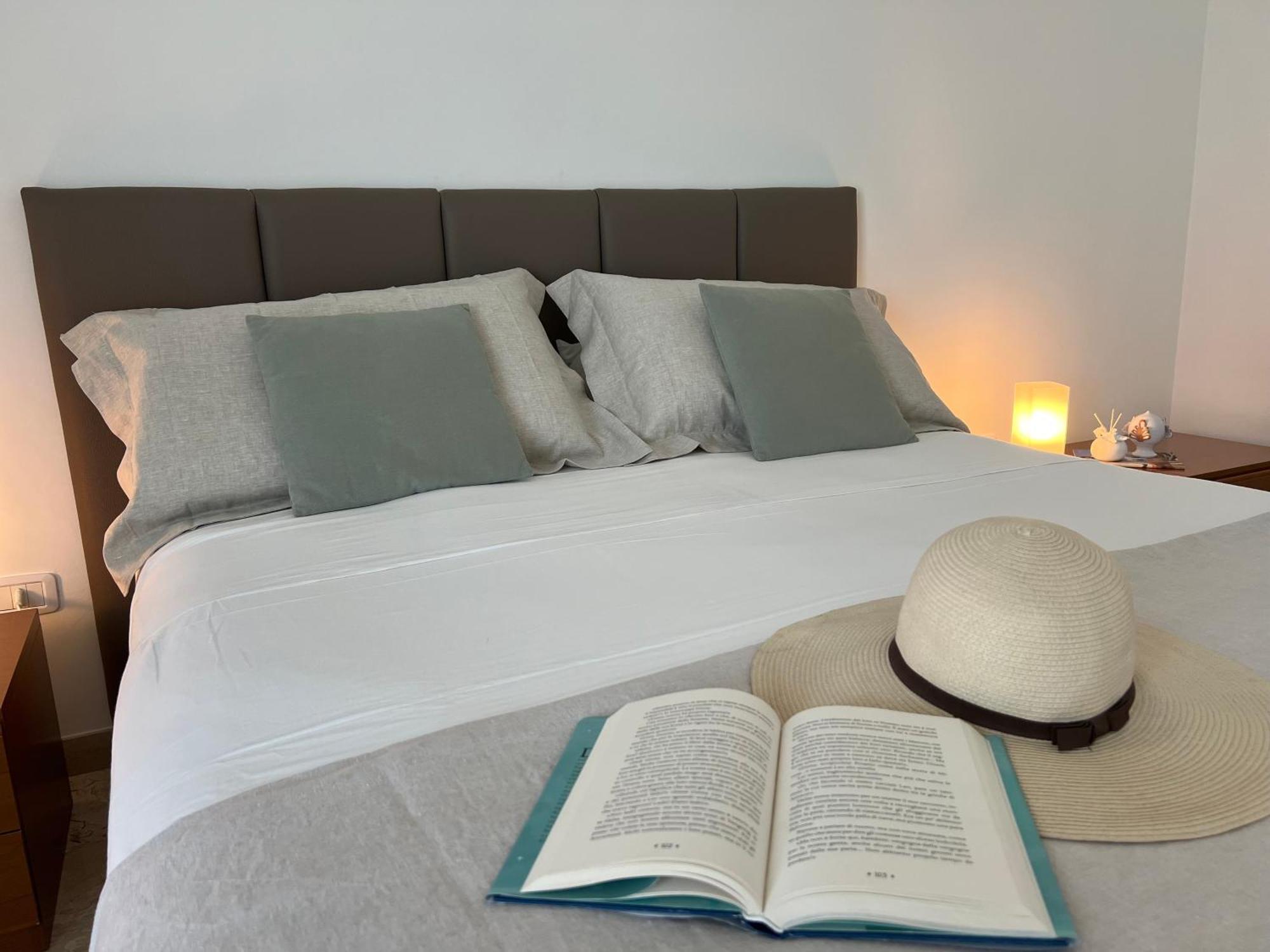 Casa Roberta With Balcony And Sea View Apartment Vieste Bagian luar foto
