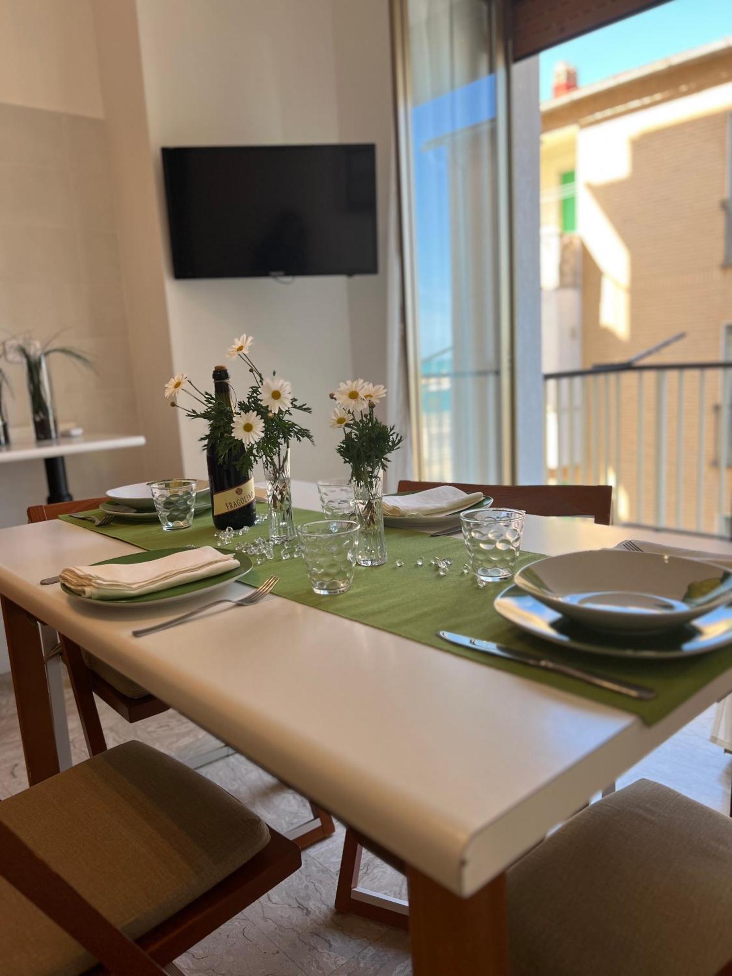 Casa Roberta With Balcony And Sea View Apartment Vieste Bagian luar foto