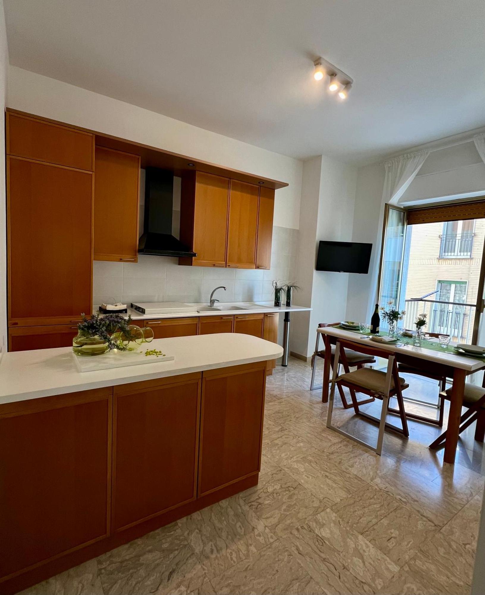 Casa Roberta With Balcony And Sea View Apartment Vieste Bagian luar foto