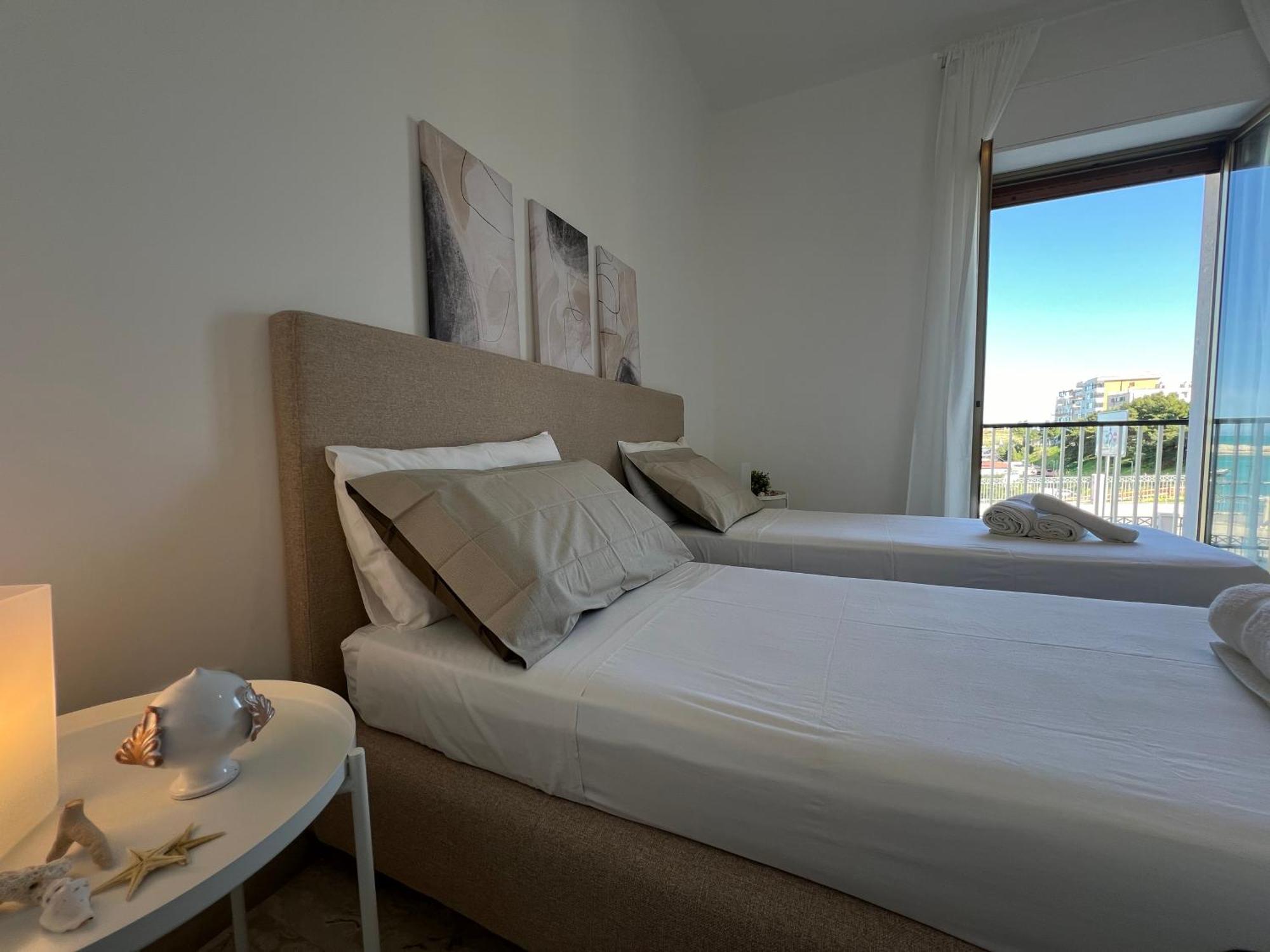 Casa Roberta With Balcony And Sea View Apartment Vieste Bagian luar foto