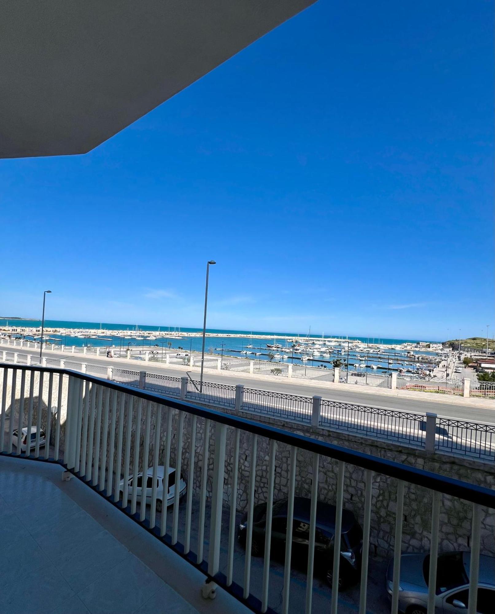 Casa Roberta With Balcony And Sea View Apartment Vieste Bagian luar foto